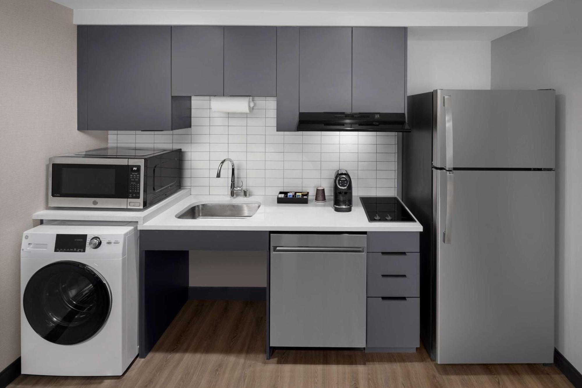 Homewood Suites By Hilton Grand Prairie At Epiccentral Exteriör bild